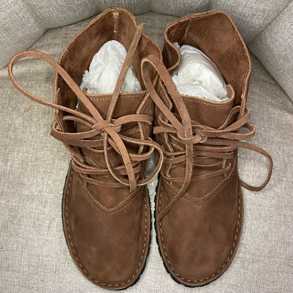 Women’s moccasin/chukka Suede Leather boot